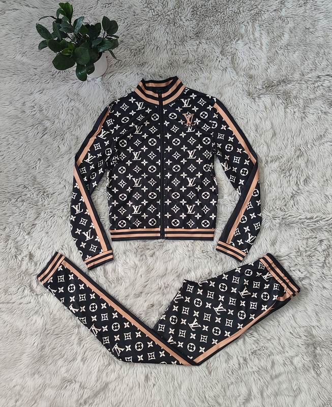 Louis Vuitton Tracksuit Wmns ID:20261003-113